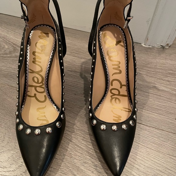 Sam Edelman Black with stud accent detail heel, size 8. Excellent condition! - Picture 1 of 3